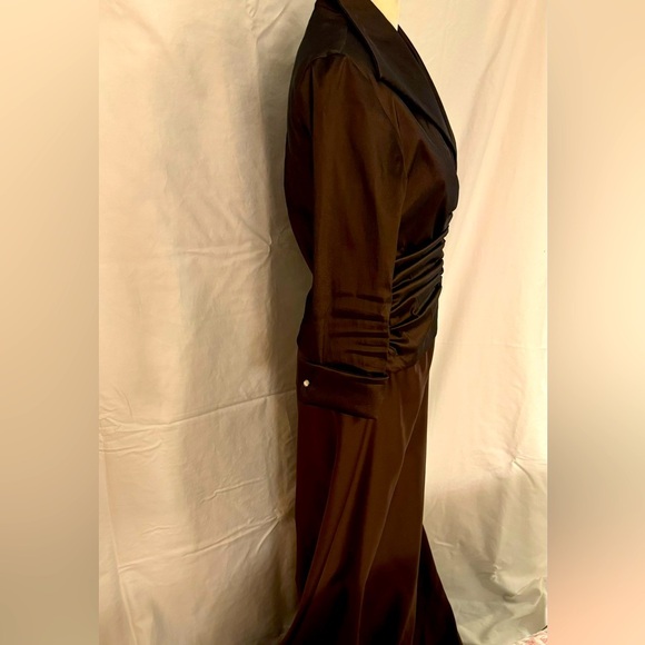 Tadashi Shoji brown gown with metallic sheen | size 4 - Picture 9 of 15